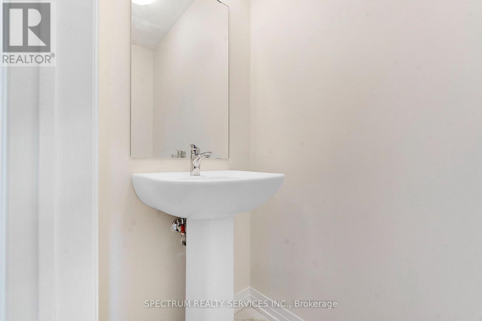 108 - 585 Colborne Street E Property Photo 22