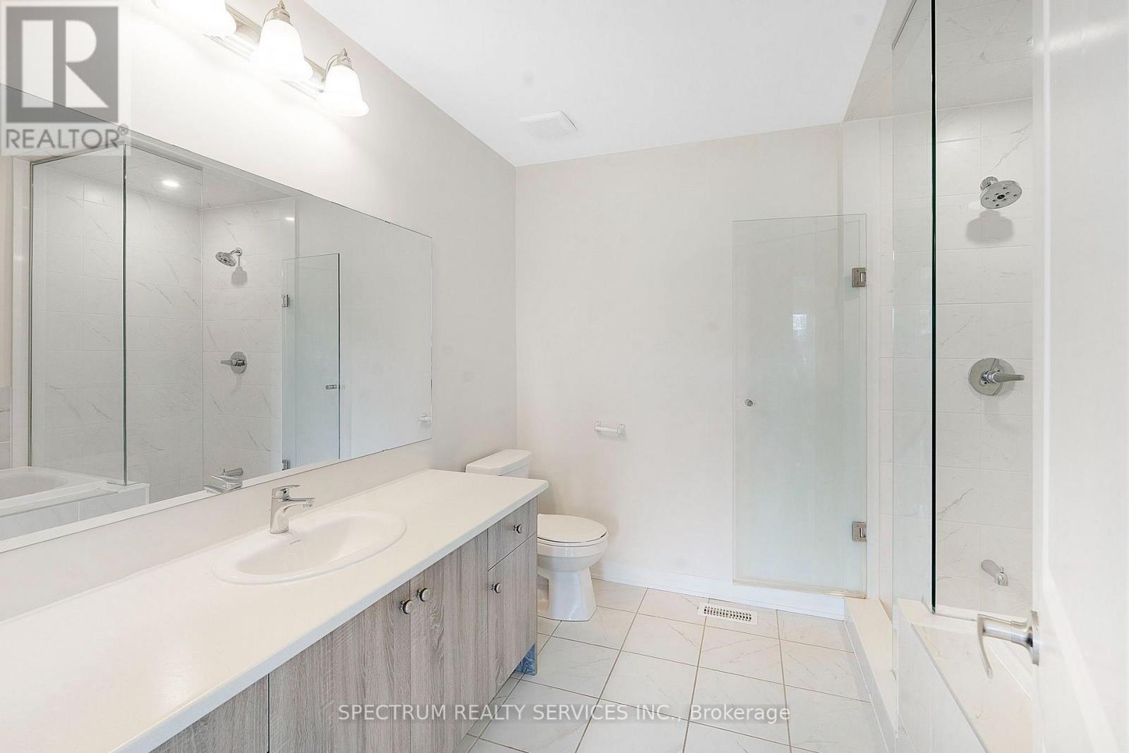 108 - 585 Colborne Street E Property Photo 33
