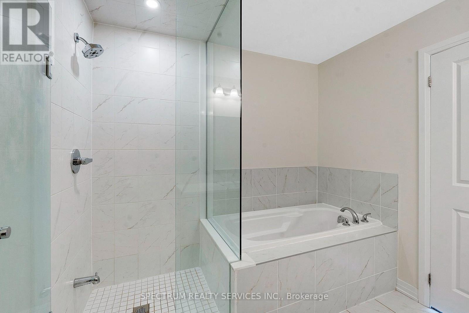 108 - 585 Colborne Street E Property Photo 34