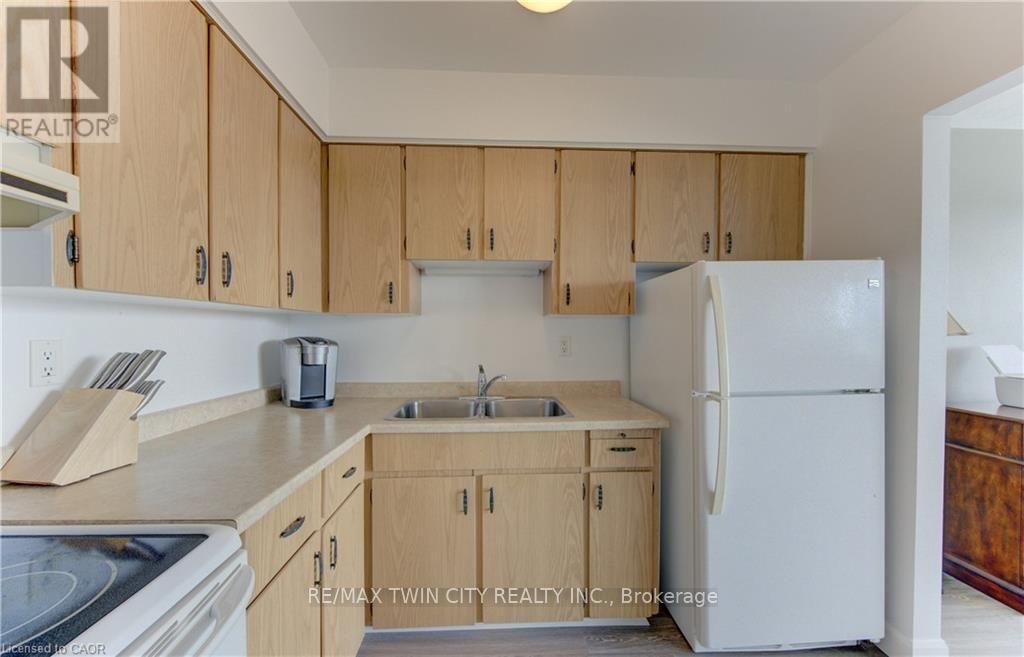 403 - 24 Midland Drive Property Photo 8