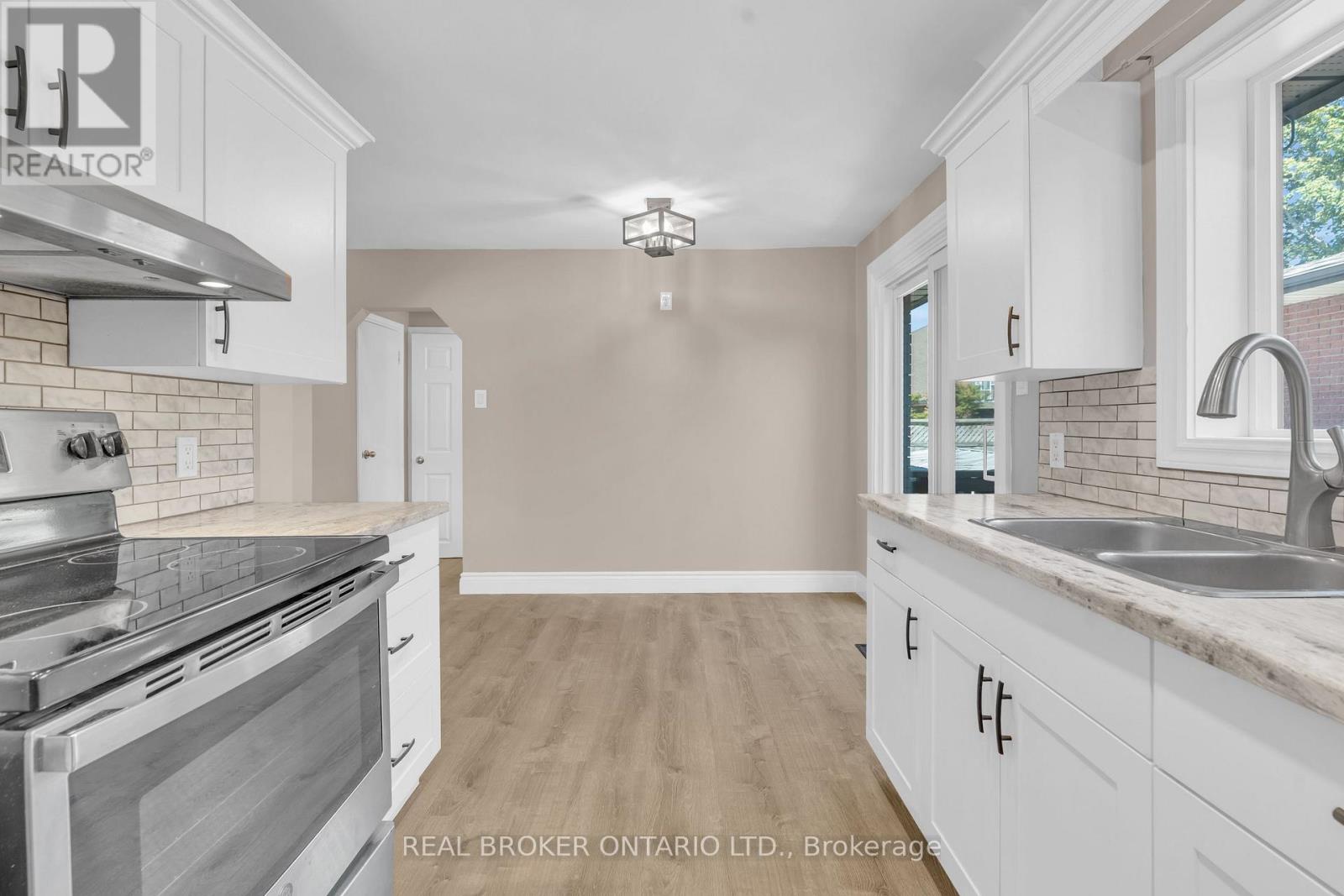 A - 301 Franklin Street N Property Photo 1