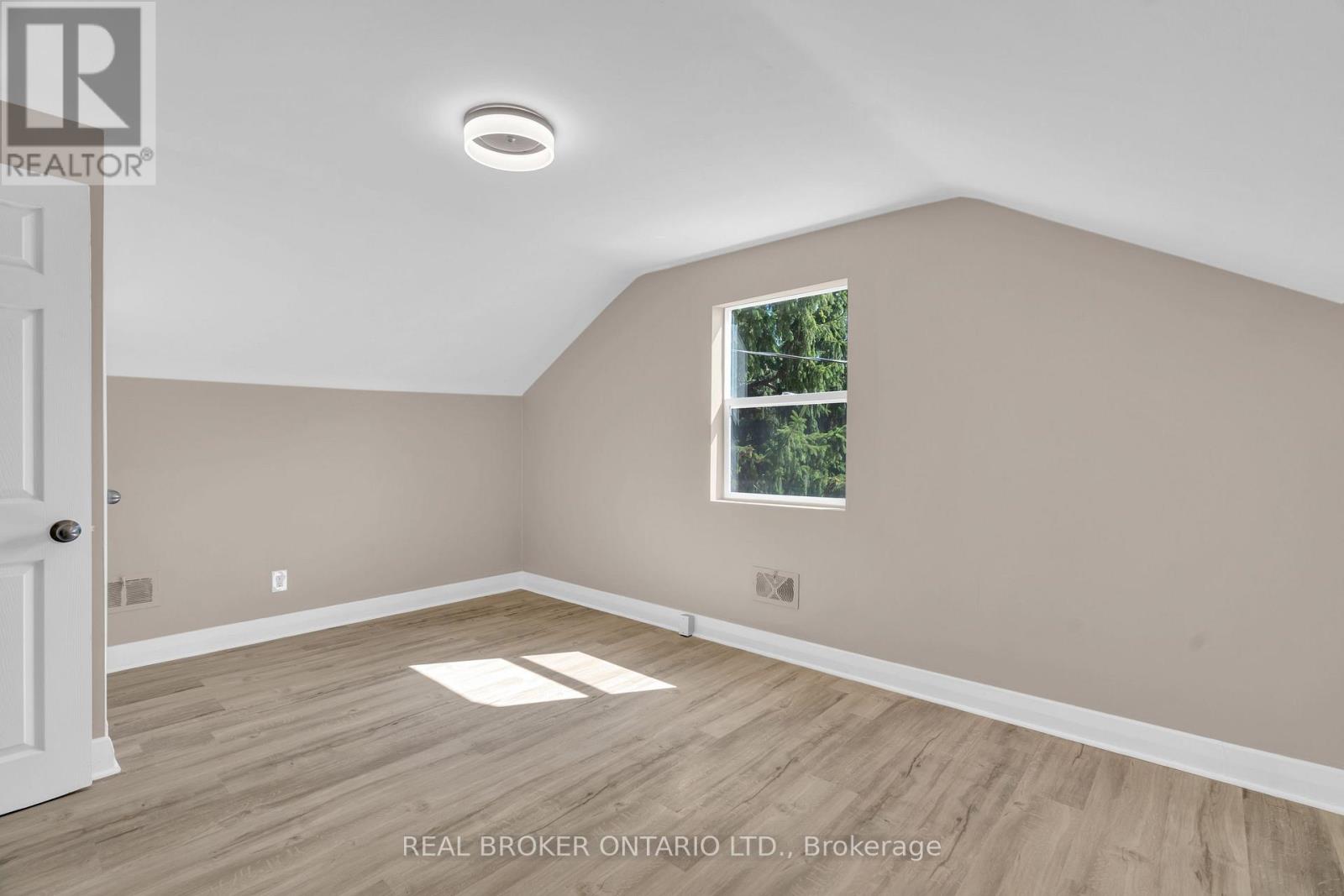 A - 301 Franklin Street N Property Photo 16