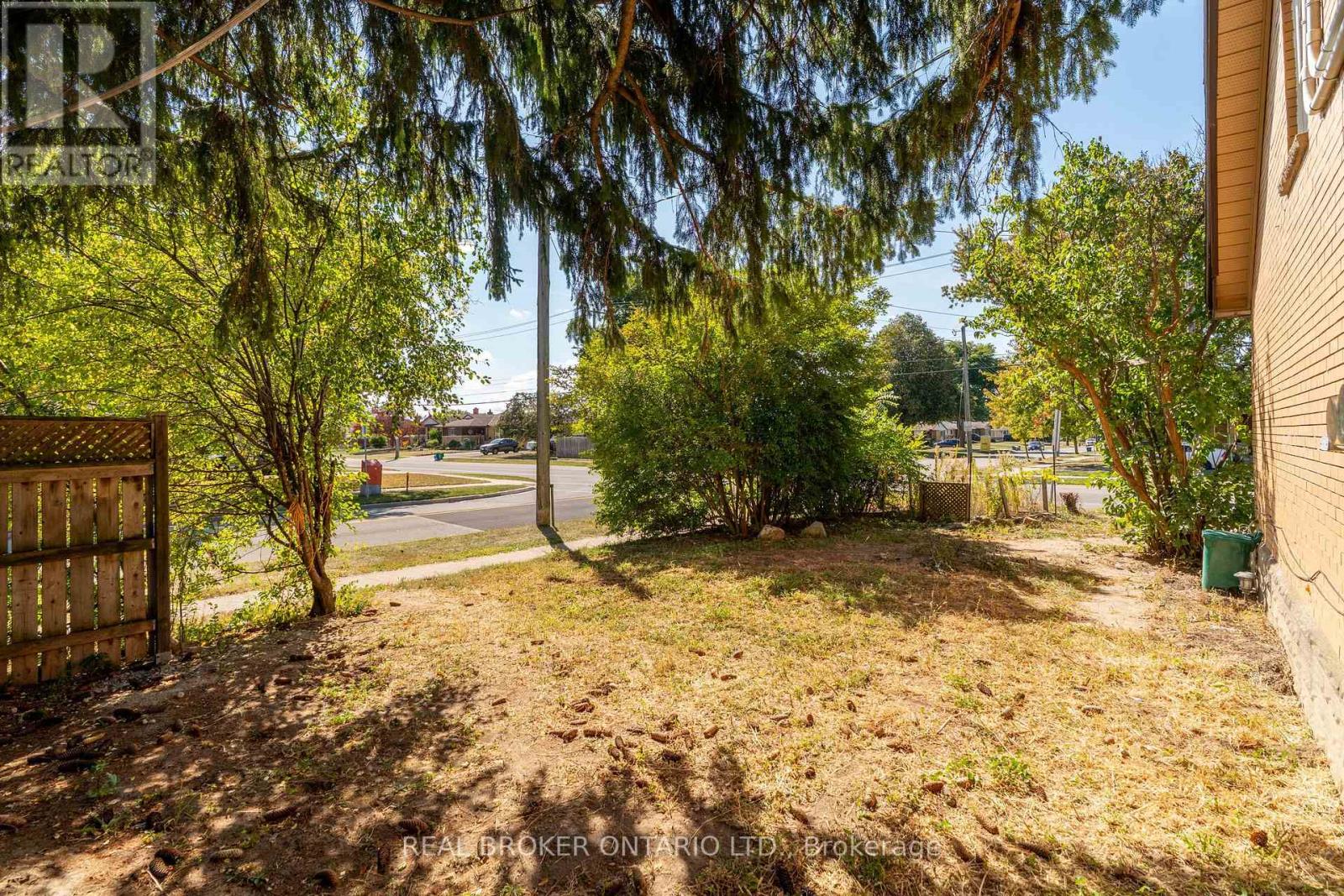 A - 301 Franklin Street N Property Photo 21
