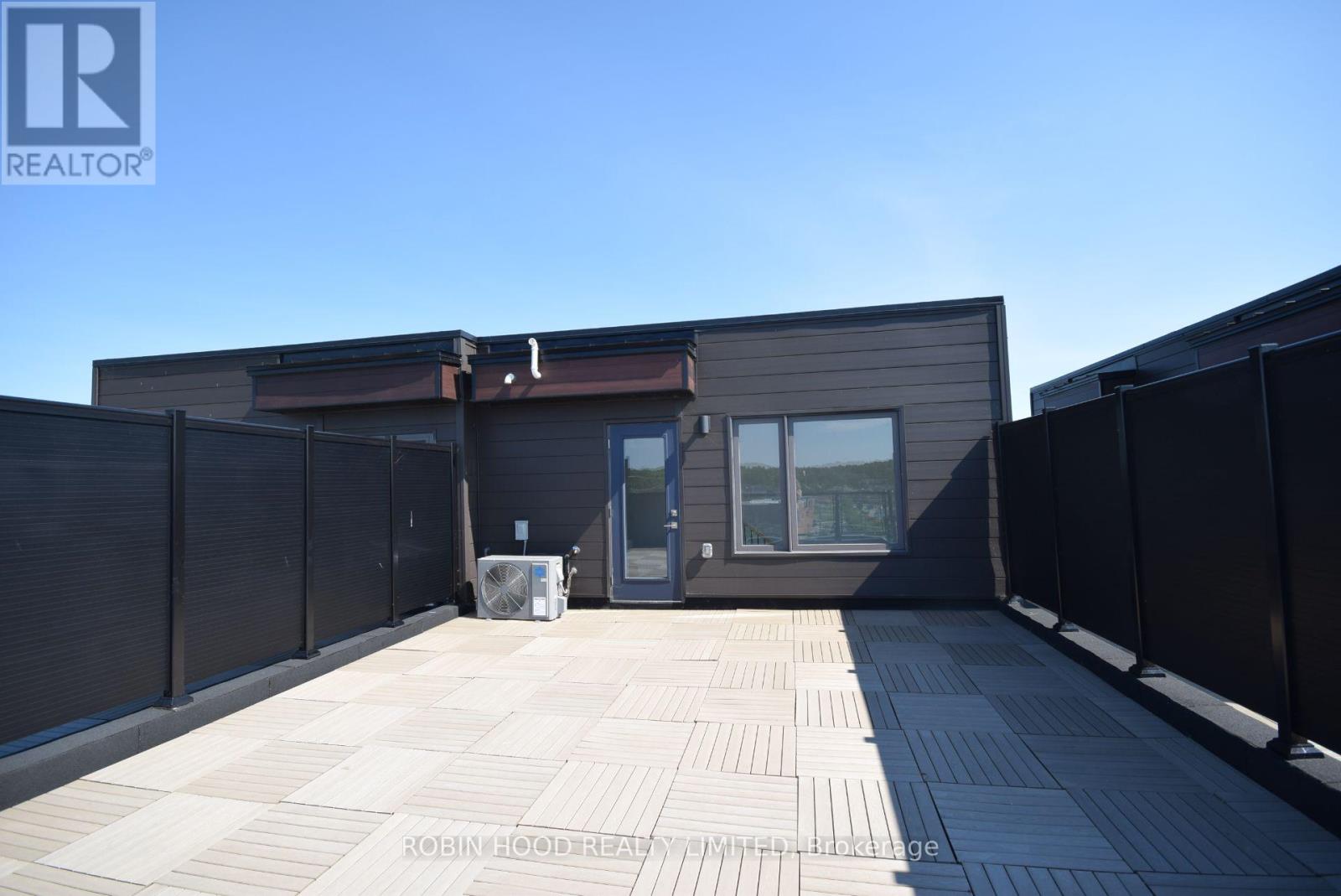 135 Colborne Street Property Photo 8