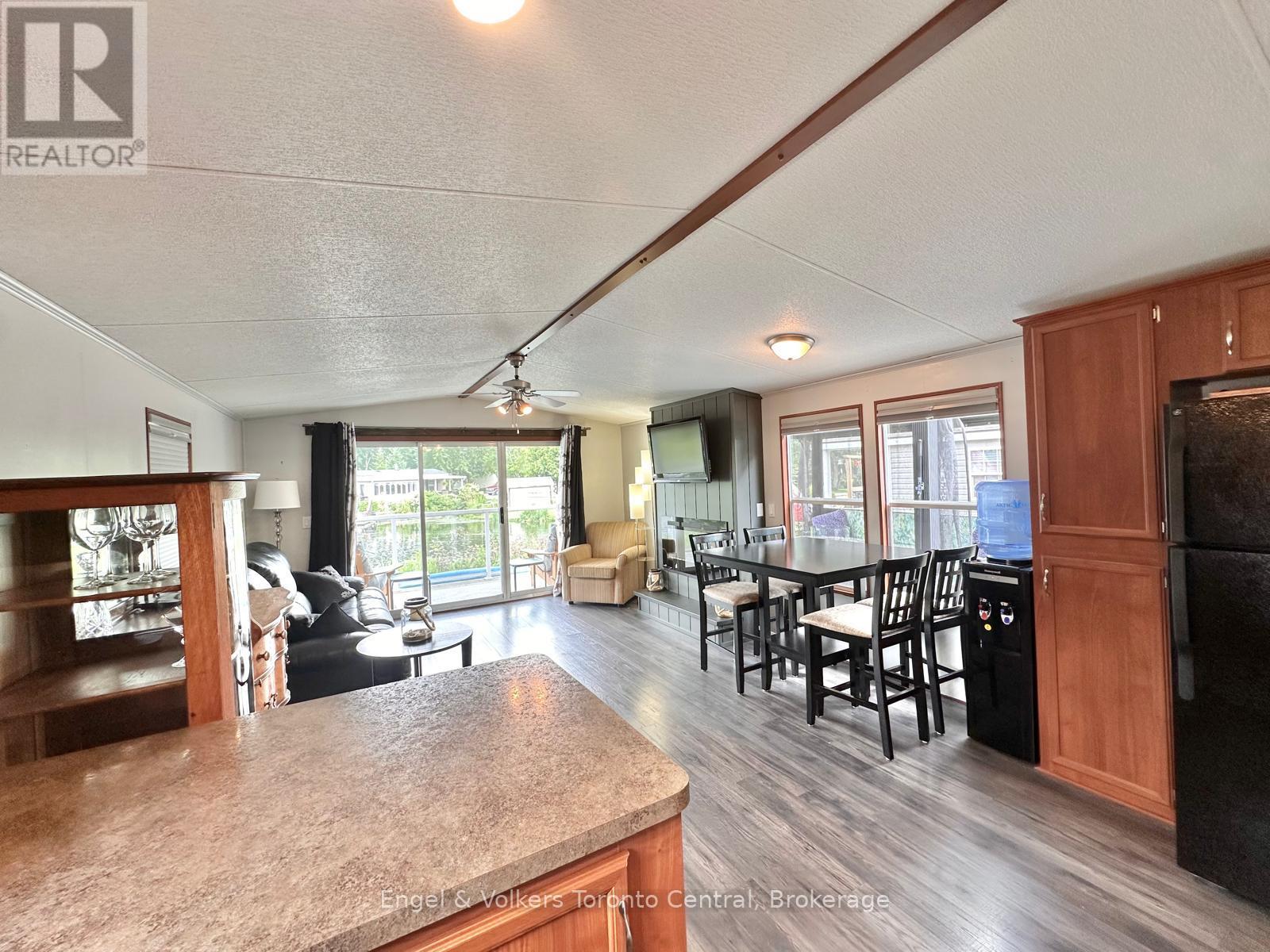 T115 - 7489 Sideroad 5 E Property Photo 6