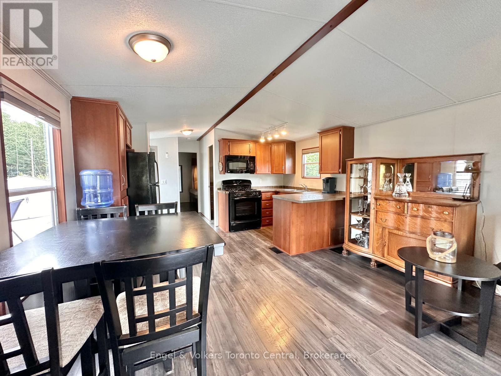 T115 - 7489 Sideroad 5 E Property Photo 12