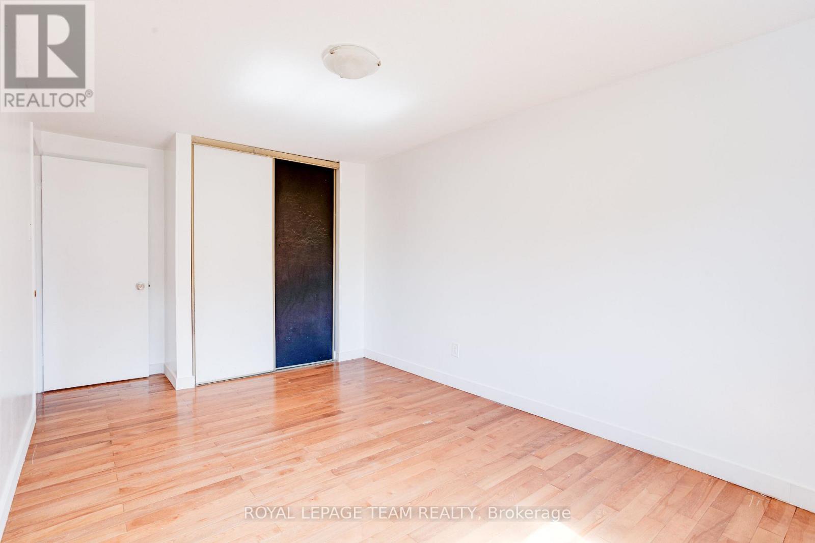 52 - 2669 Southvale Crescent Property Photo 17