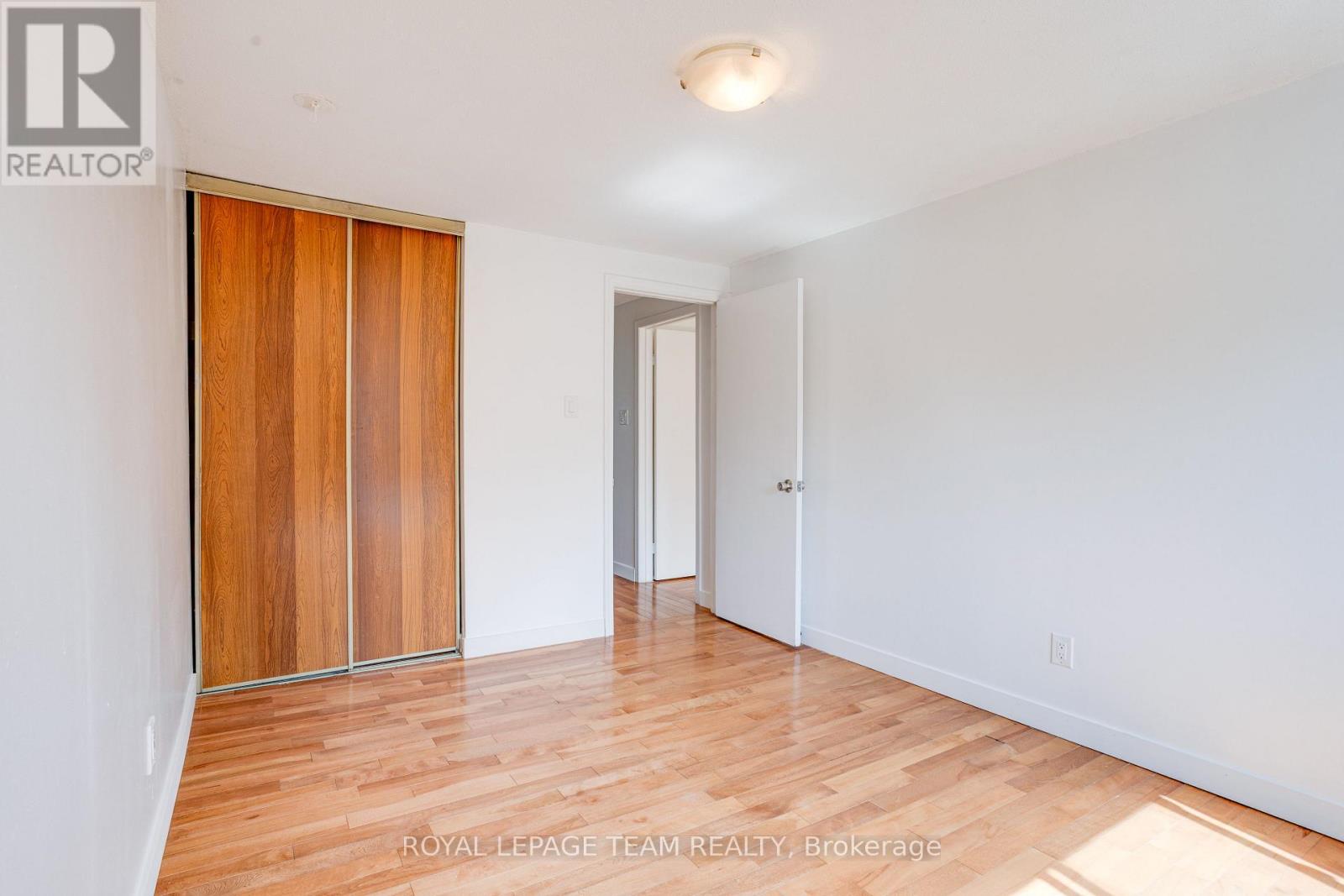 52 - 2669 Southvale Crescent Property Photo 20