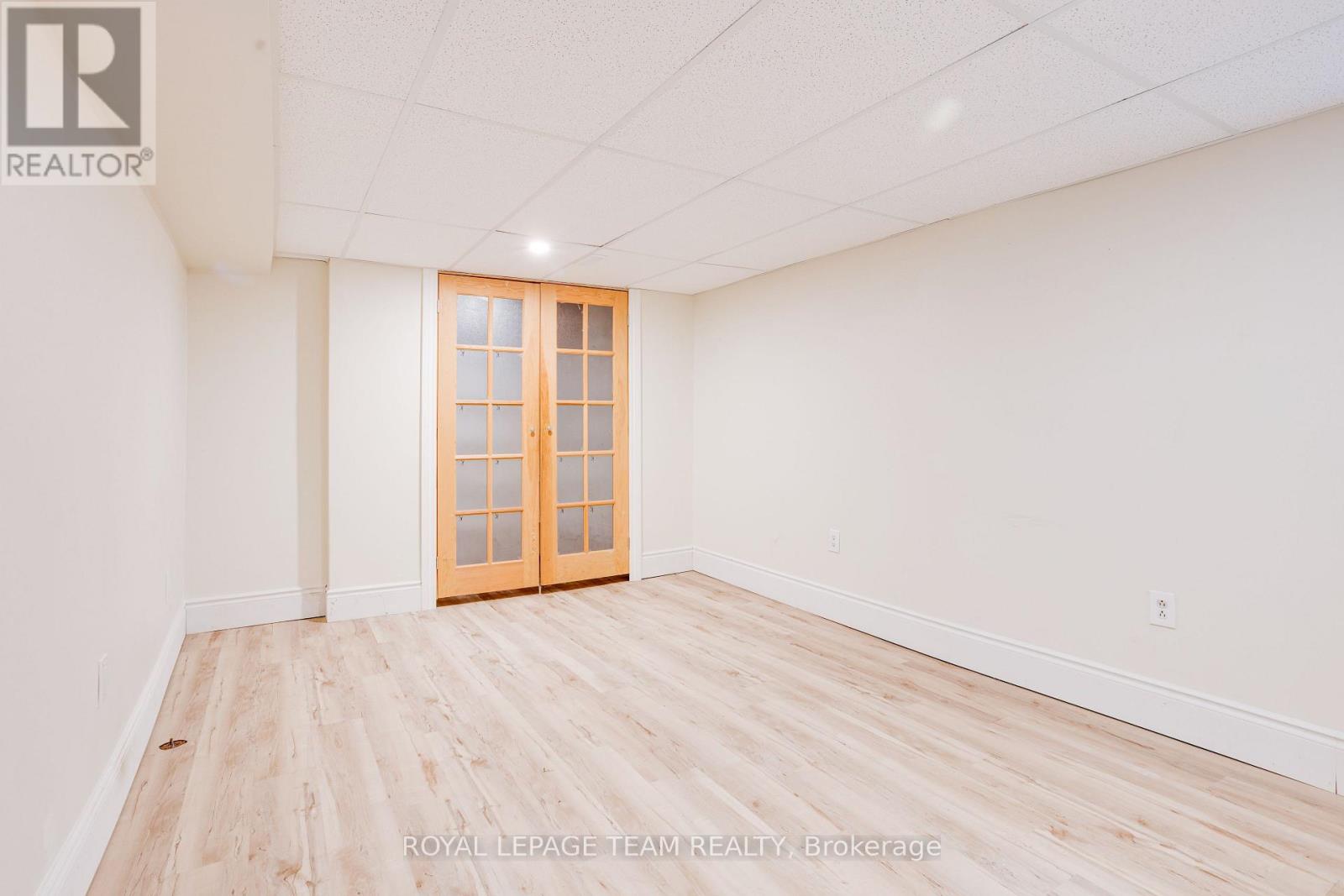 52 - 2669 Southvale Crescent Property Photo 25