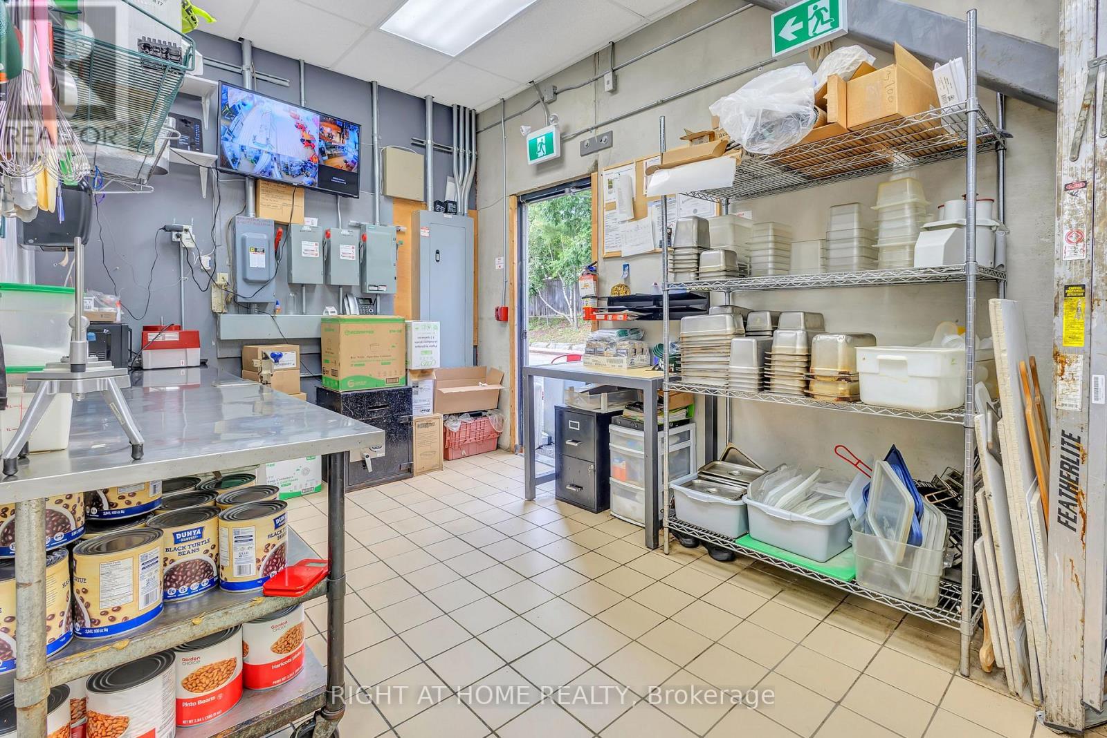 6081 Hazeldean Road Property Photo 21