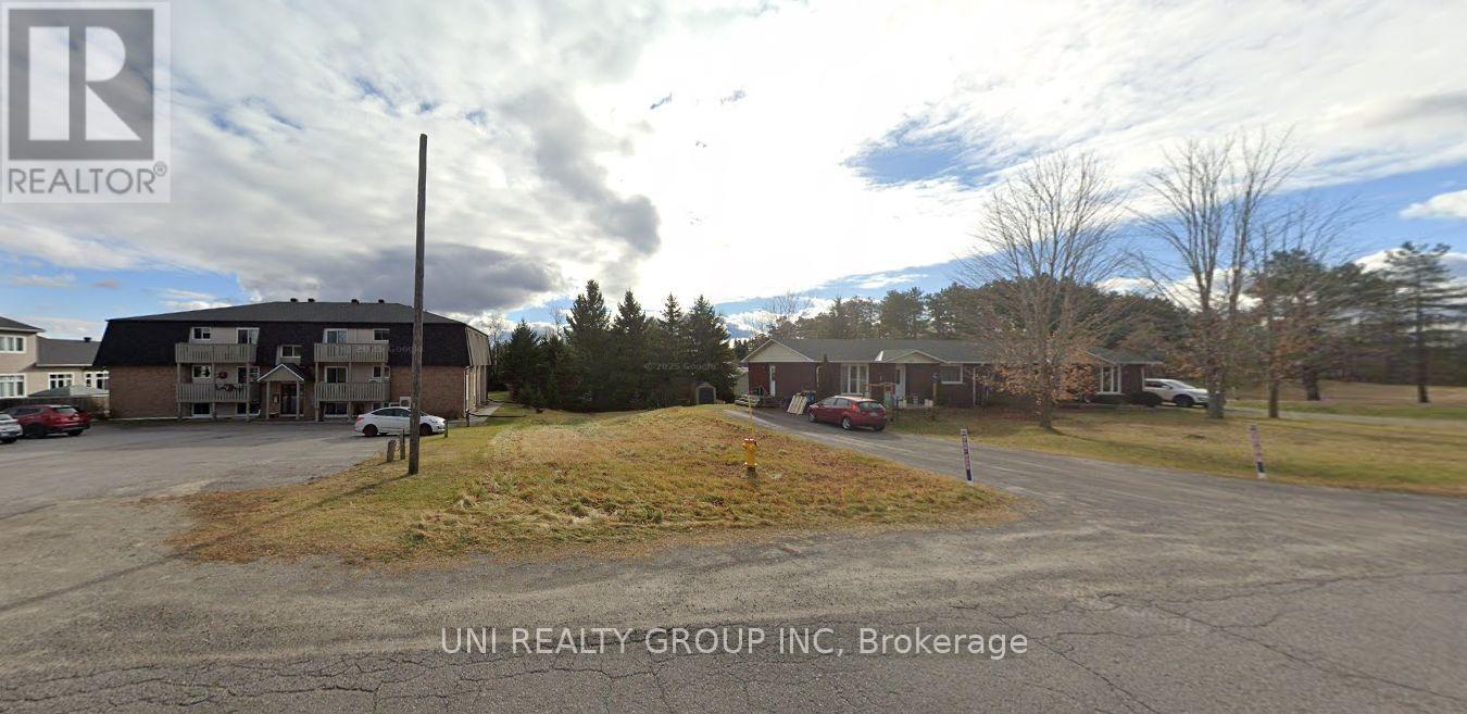 146 George Street W Property Photo 2