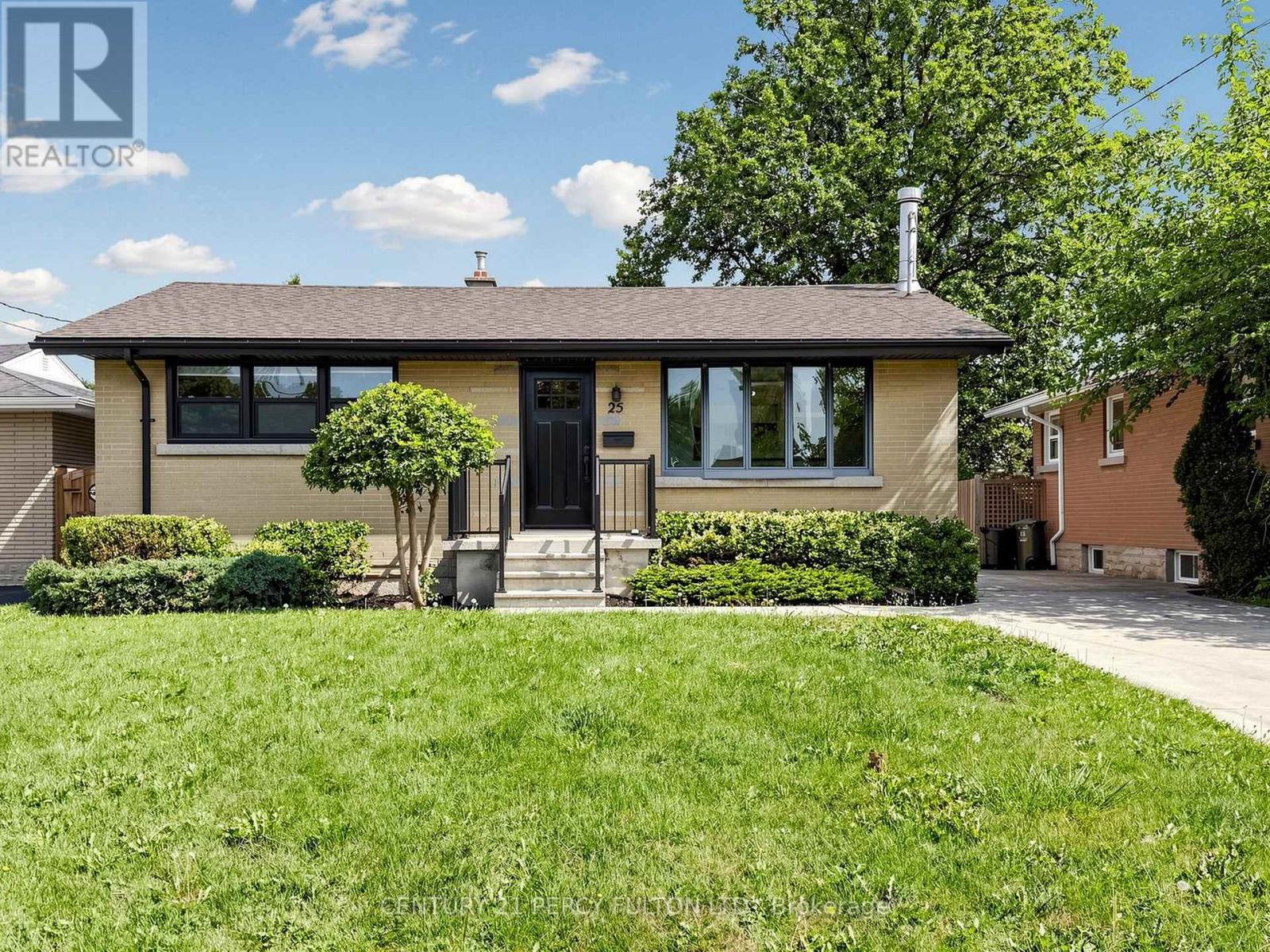 25 Kenwood Crescent Property Photo 1