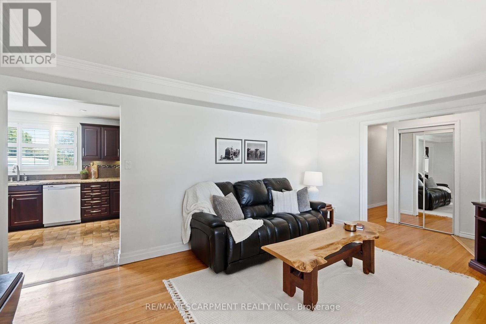 9784 Goodale Road Property Photo 6
