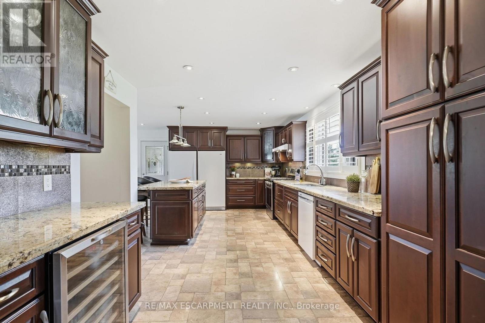 9784 Goodale Road Property Photo 10