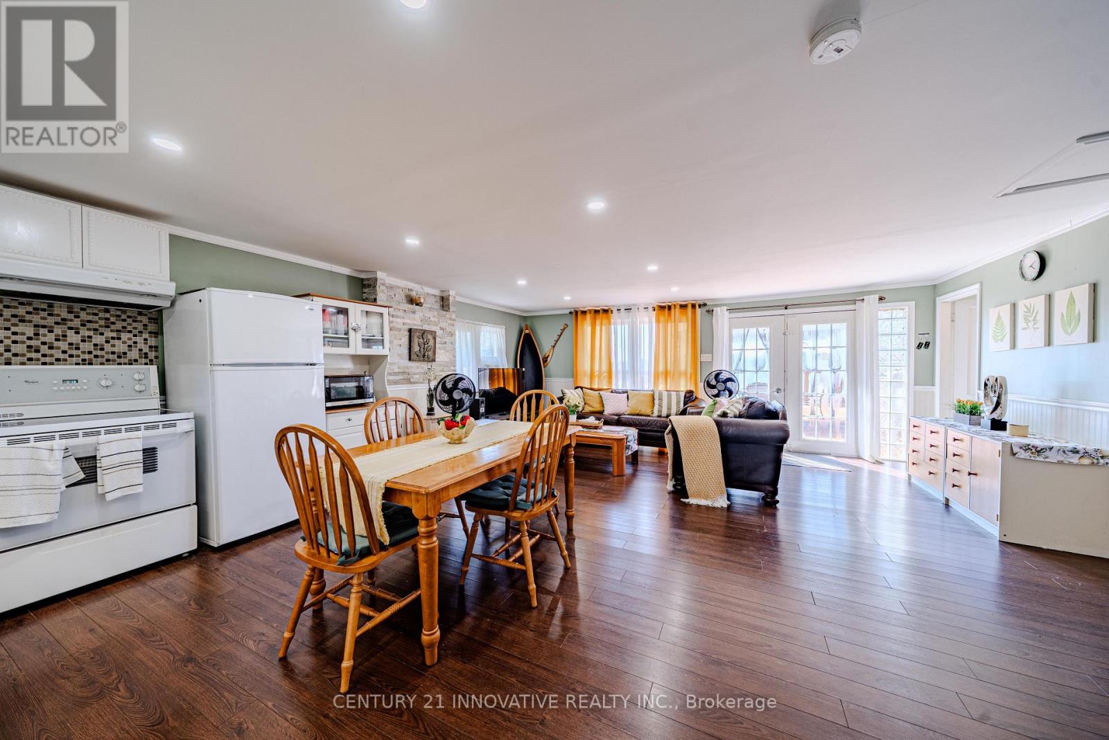73 Loon Street Property Photo 15