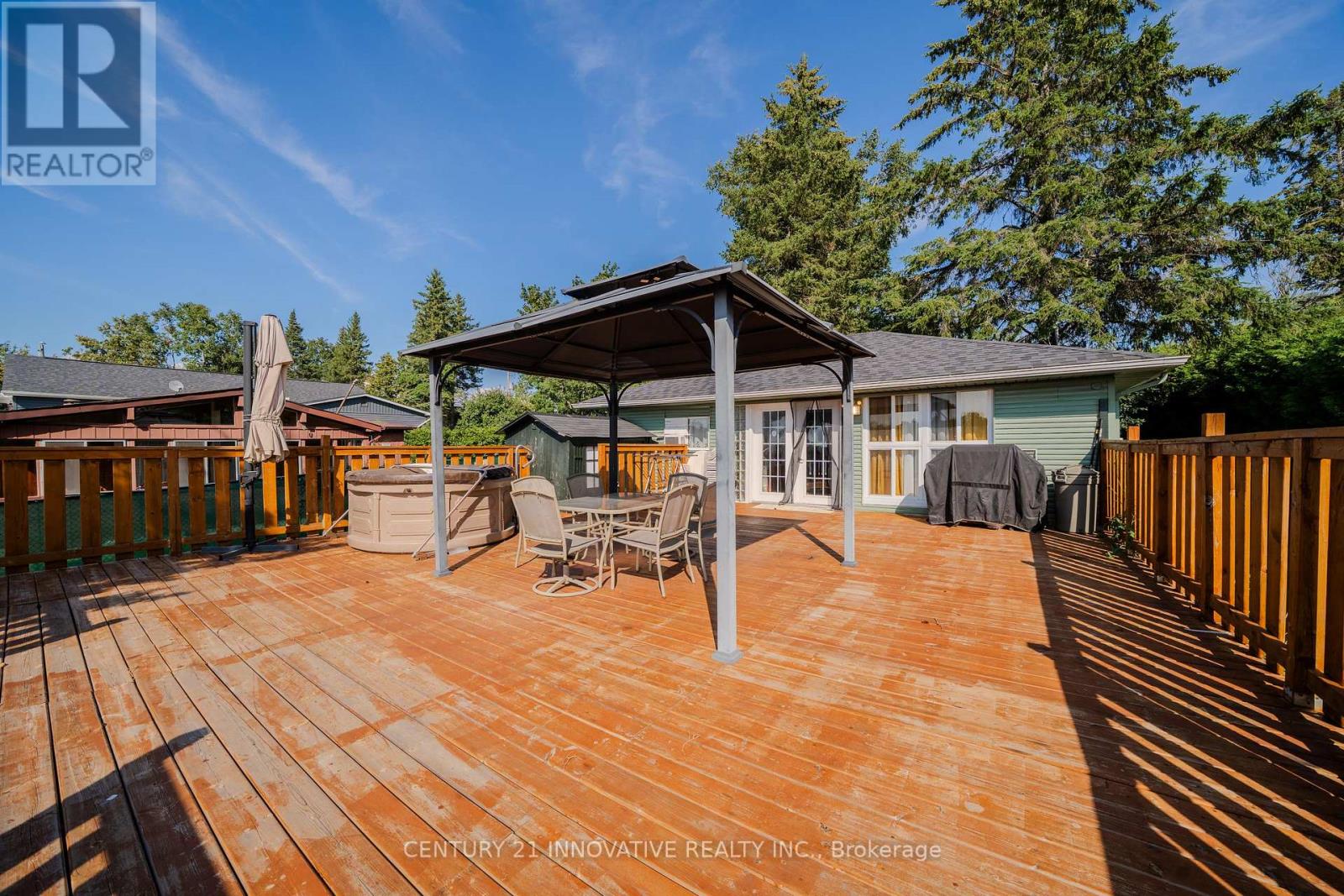 73 Loon Street Property Photo 37