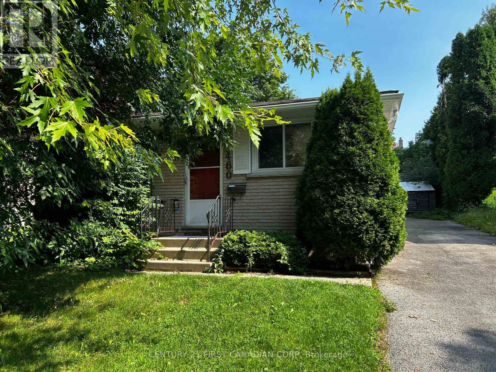 Room 3 - 460 Castlegrove Boulevard Property Photo 1