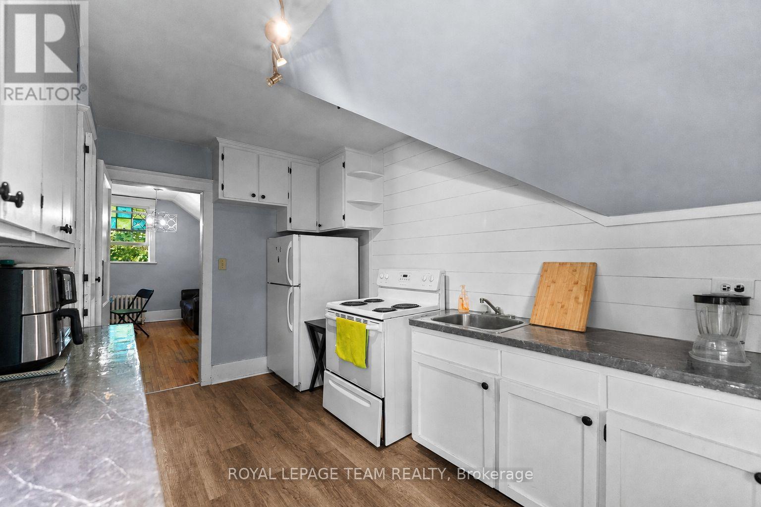 229 Cecelia Street Property Photo 20