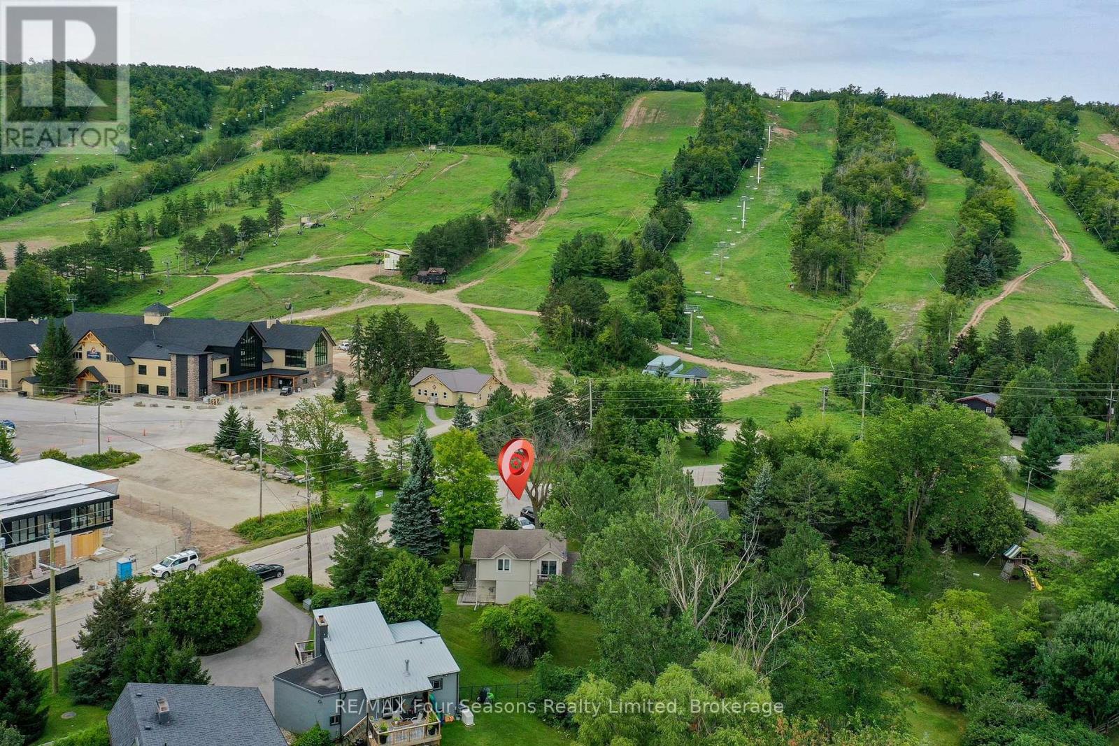 163 Craigleith Road Property Photo 6