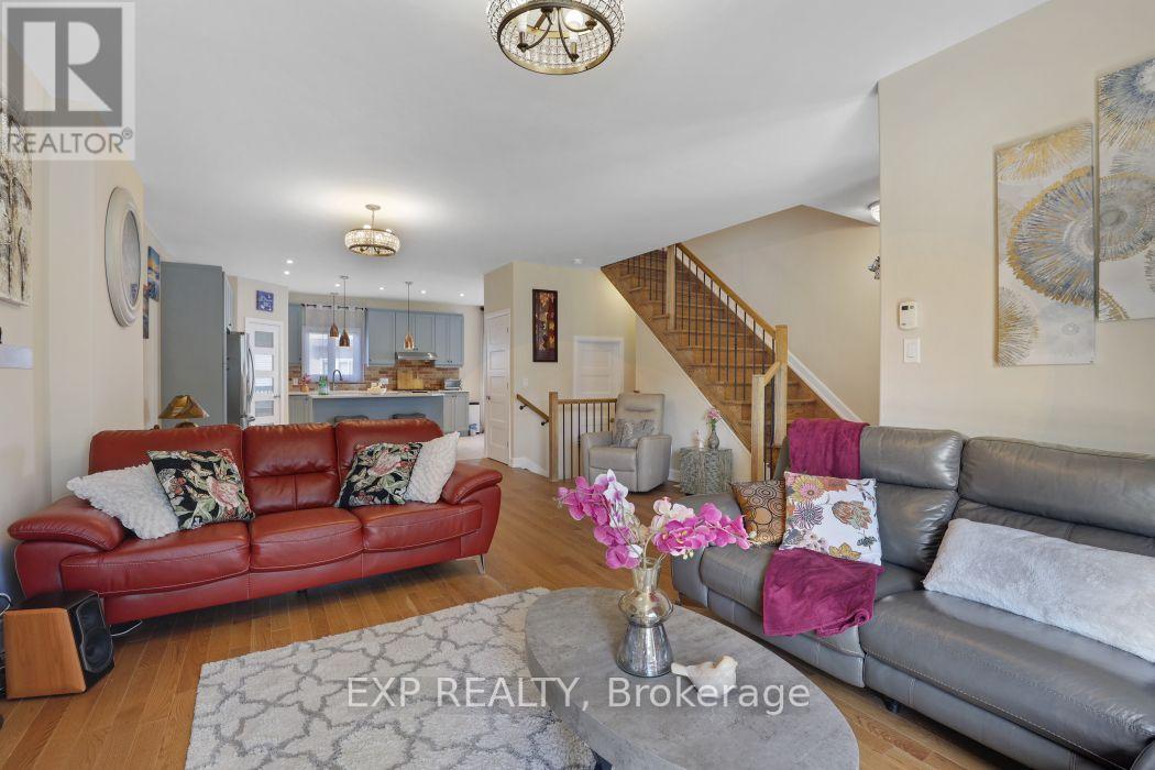 225 Sunset Crescent Property Photo 10