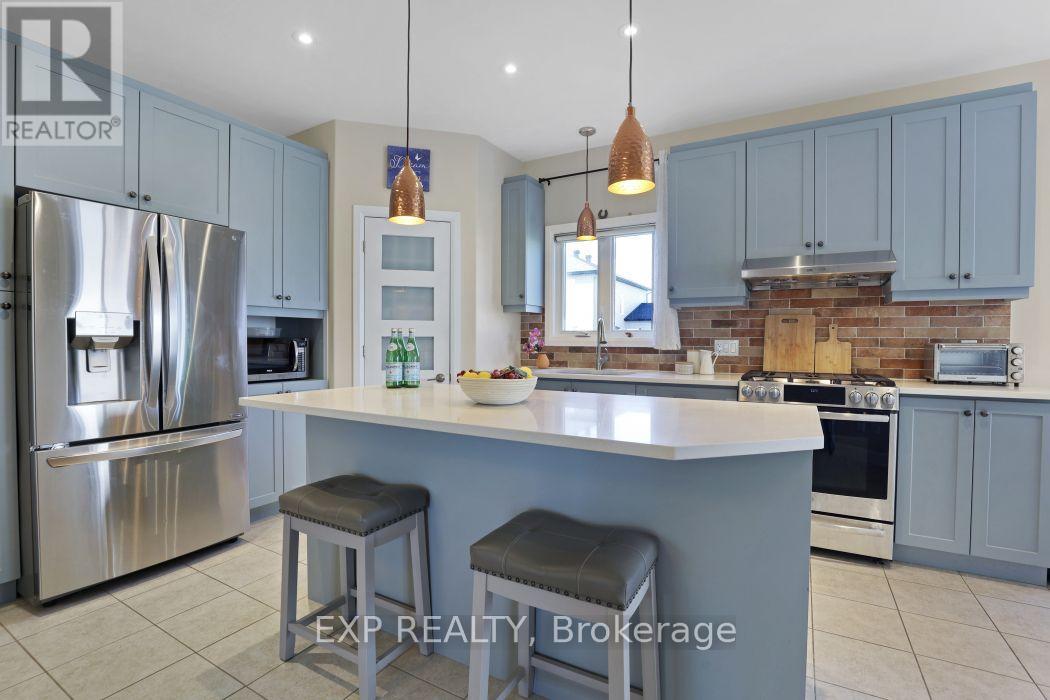225 Sunset Crescent Property Photo 14