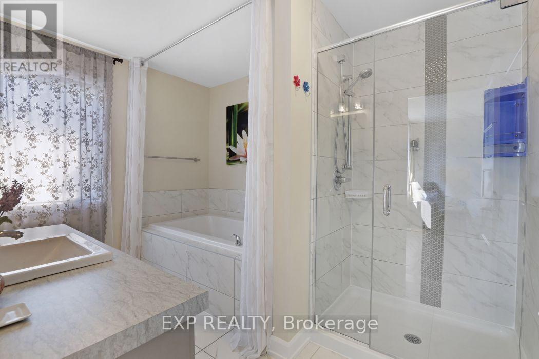 225 Sunset Crescent Property Photo 22