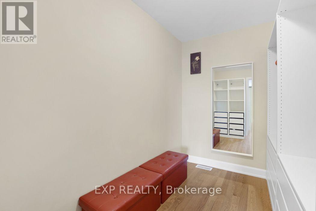 225 Sunset Crescent Property Photo 24