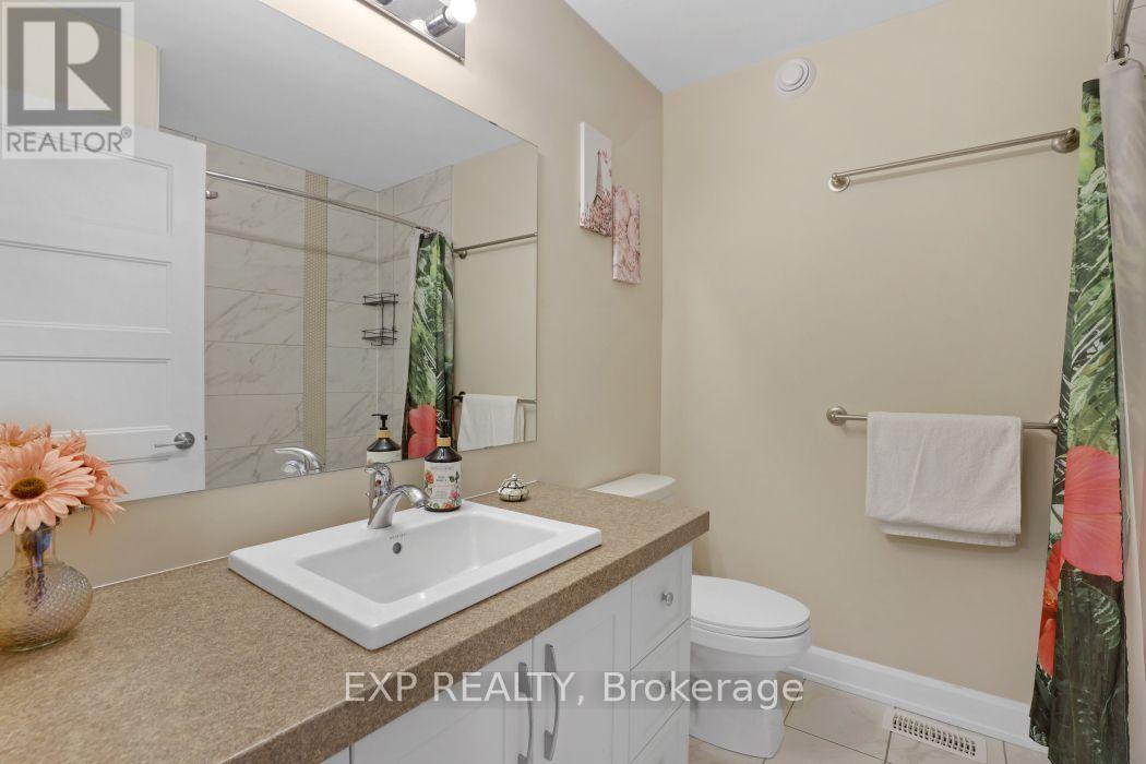 225 Sunset Crescent Property Photo 28