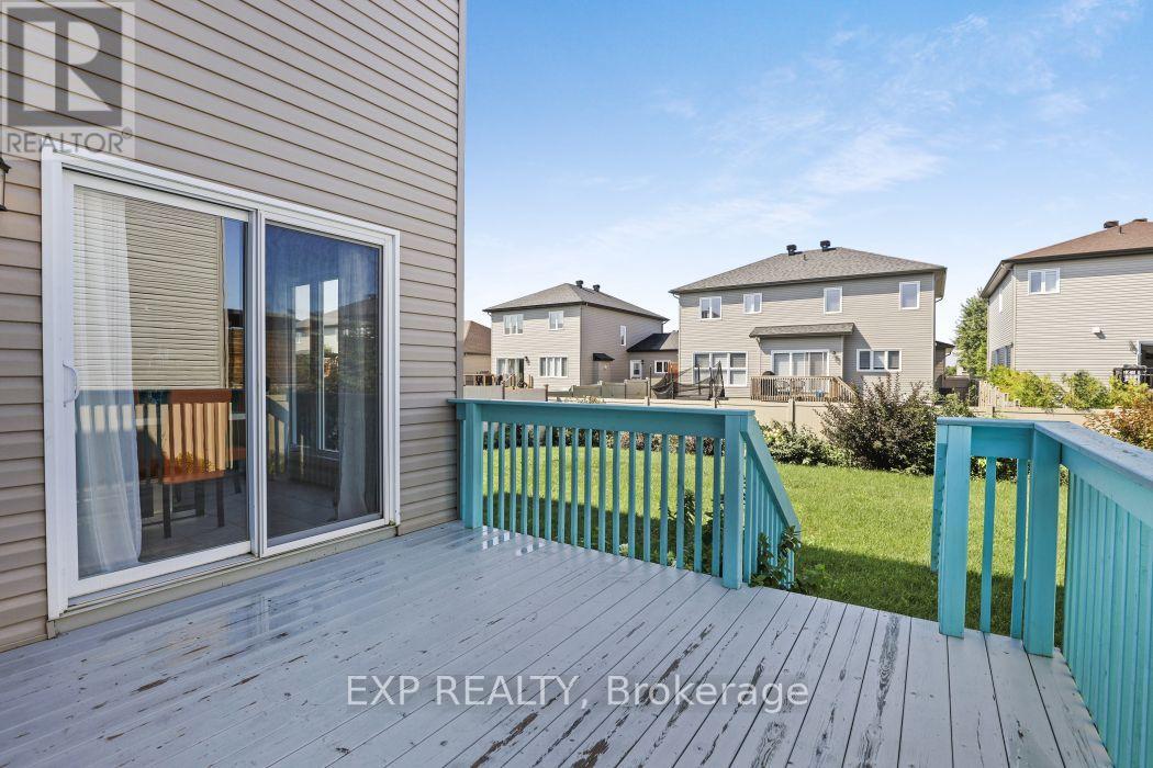 225 Sunset Crescent Property Photo 34