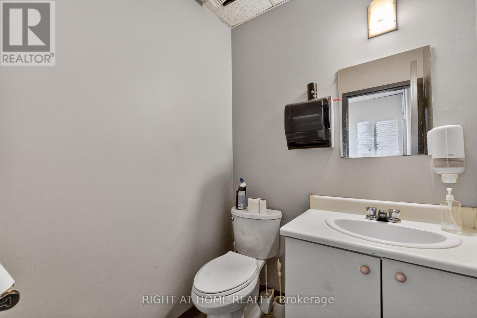 1 - 5370 Canotek Road Property Photo 22