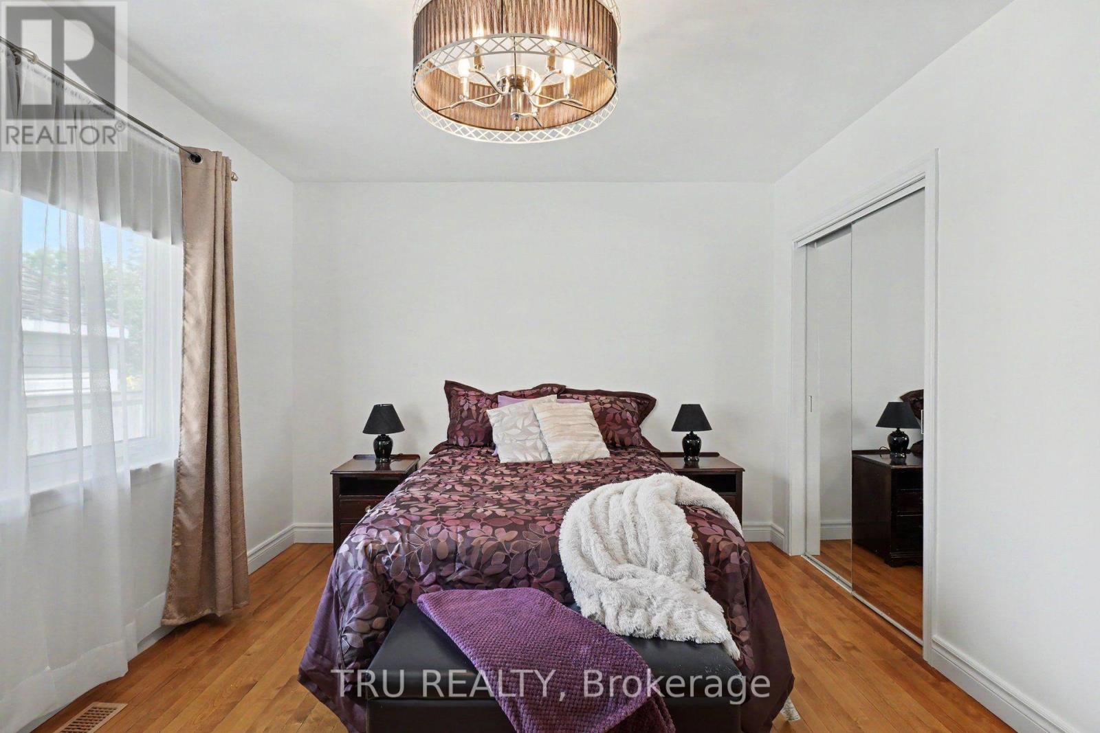 1908 Saunderson Drive Property Photo 14