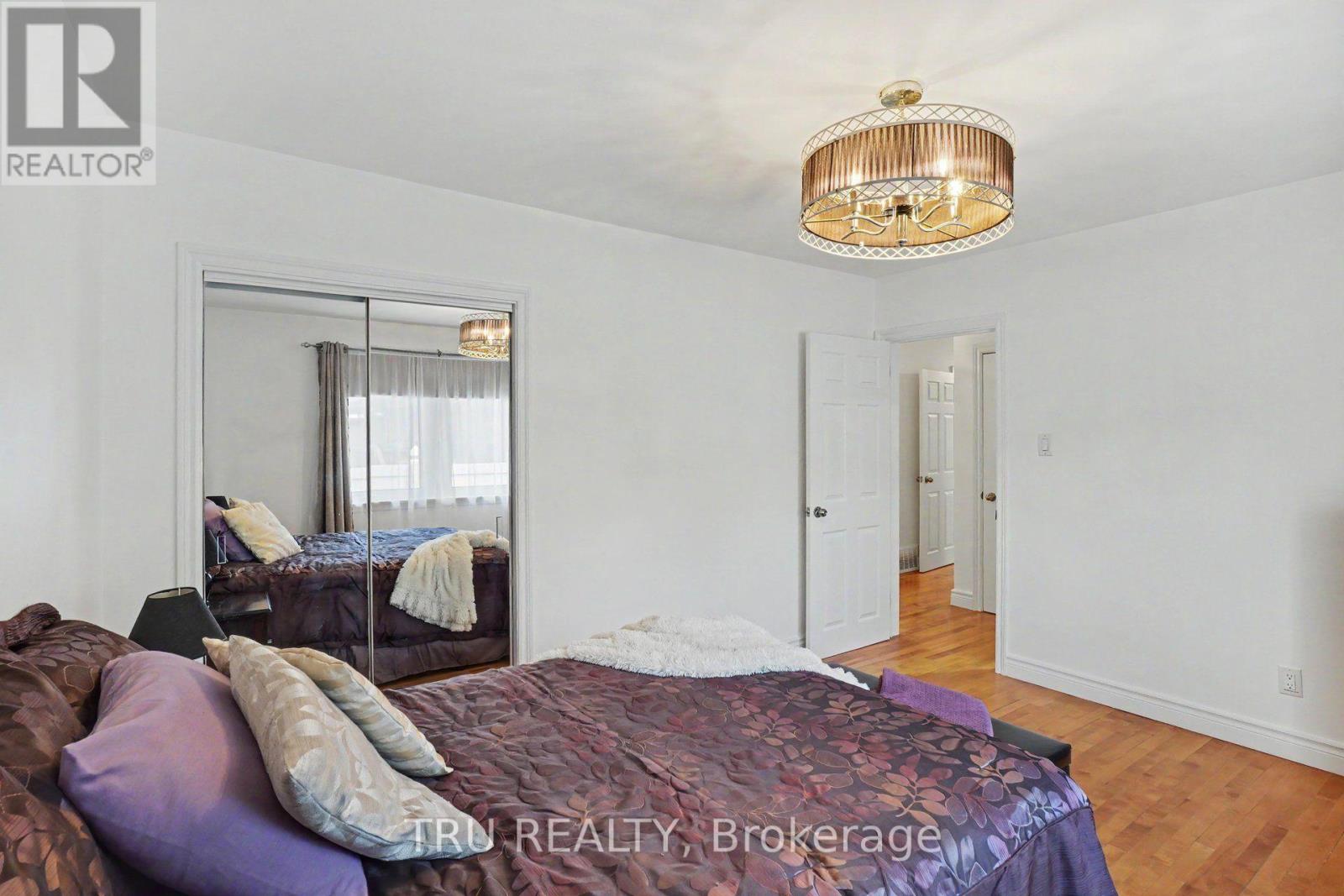 1908 Saunderson Drive Property Photo 16
