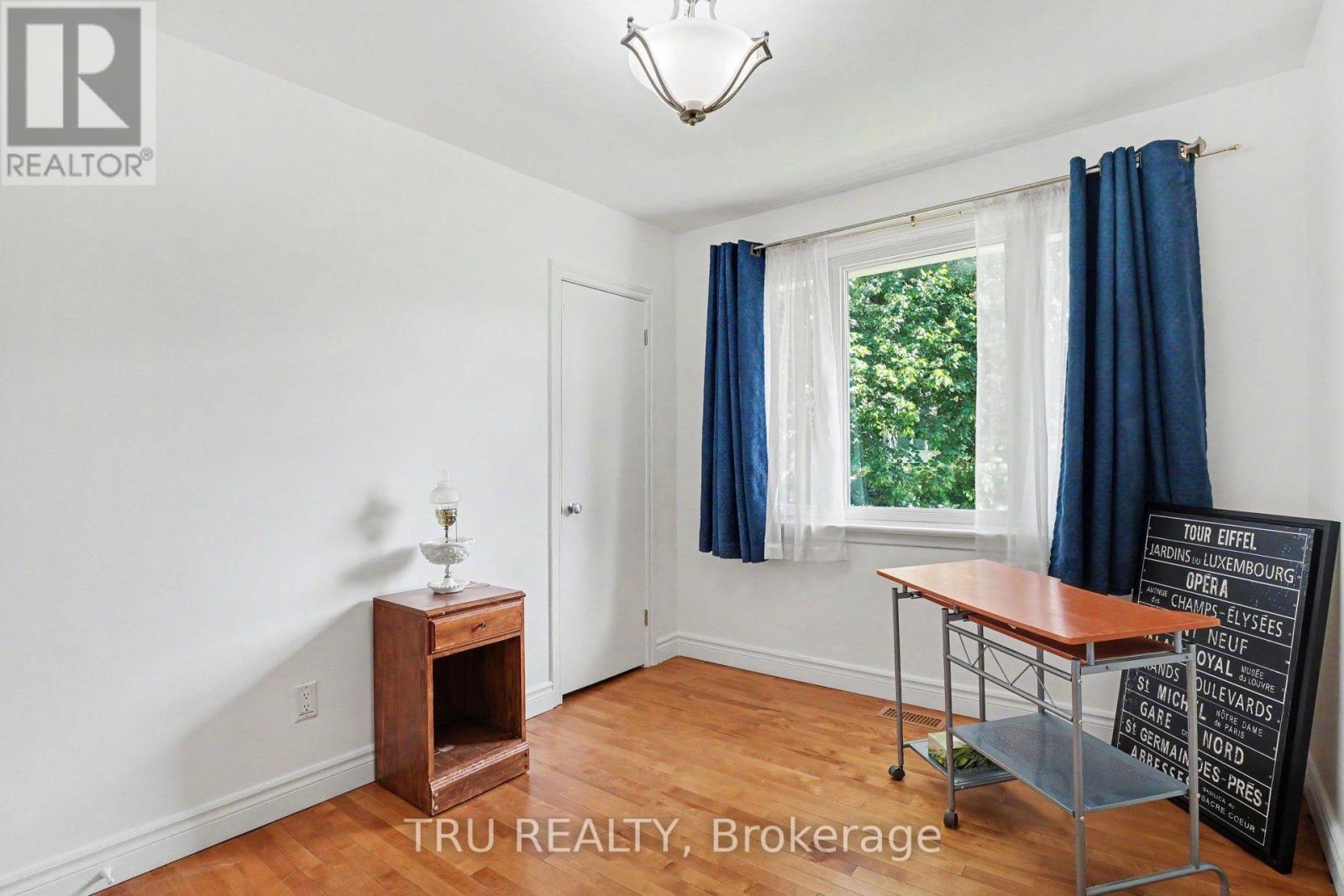 1908 Saunderson Drive Property Photo 18