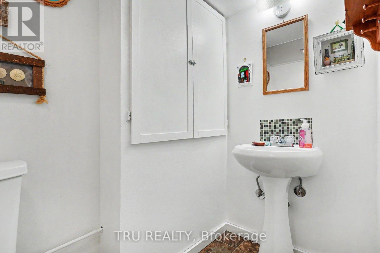 1908 Saunderson Drive Property Photo 21