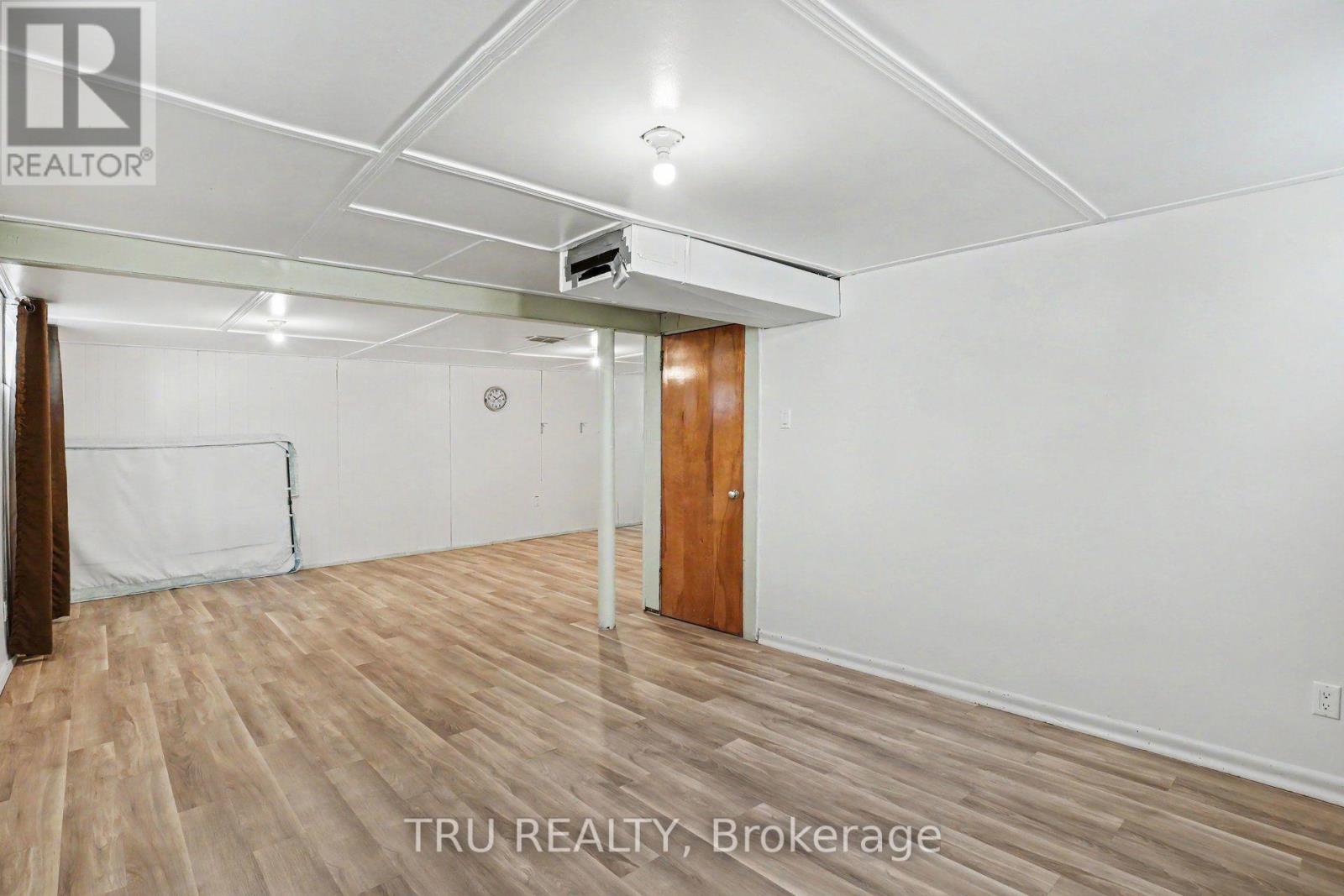 1908 Saunderson Drive Property Photo 24