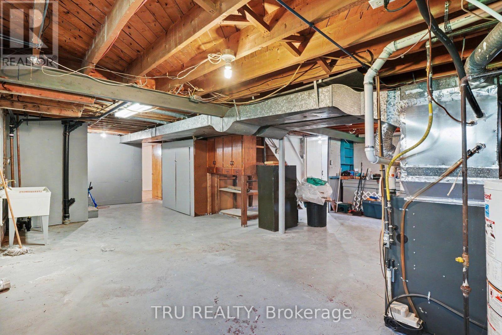 1908 Saunderson Drive Property Photo 25