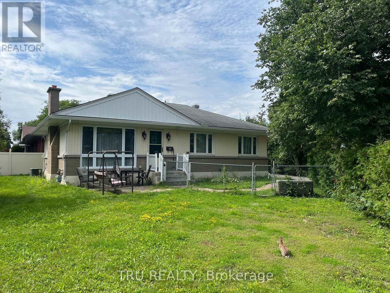 1908 Saunderson Drive Property Photo 33