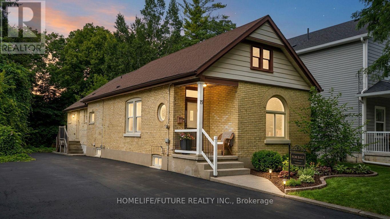 15 CHARLES STREET Property Photo 1