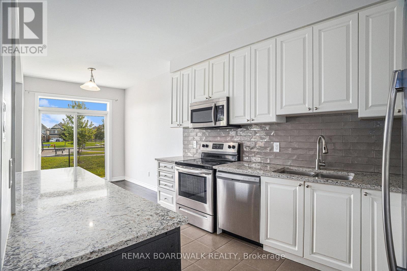 628 Monardia Way Property Photo 7