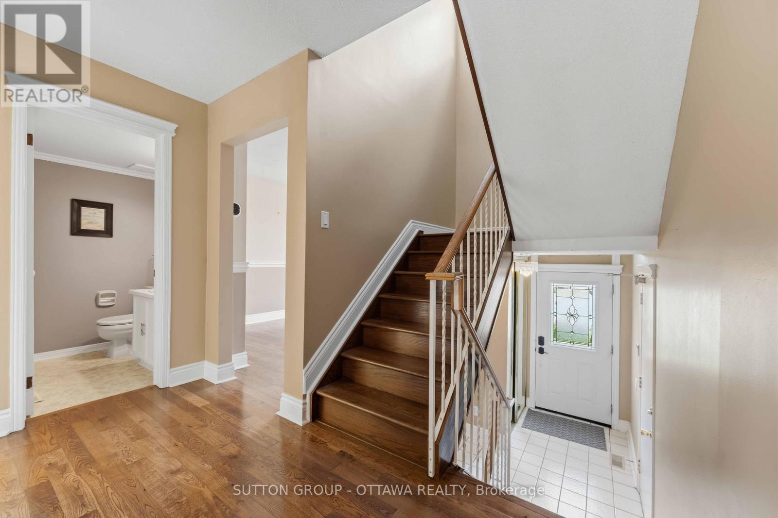 16 Crimson Gate Property Photo 4