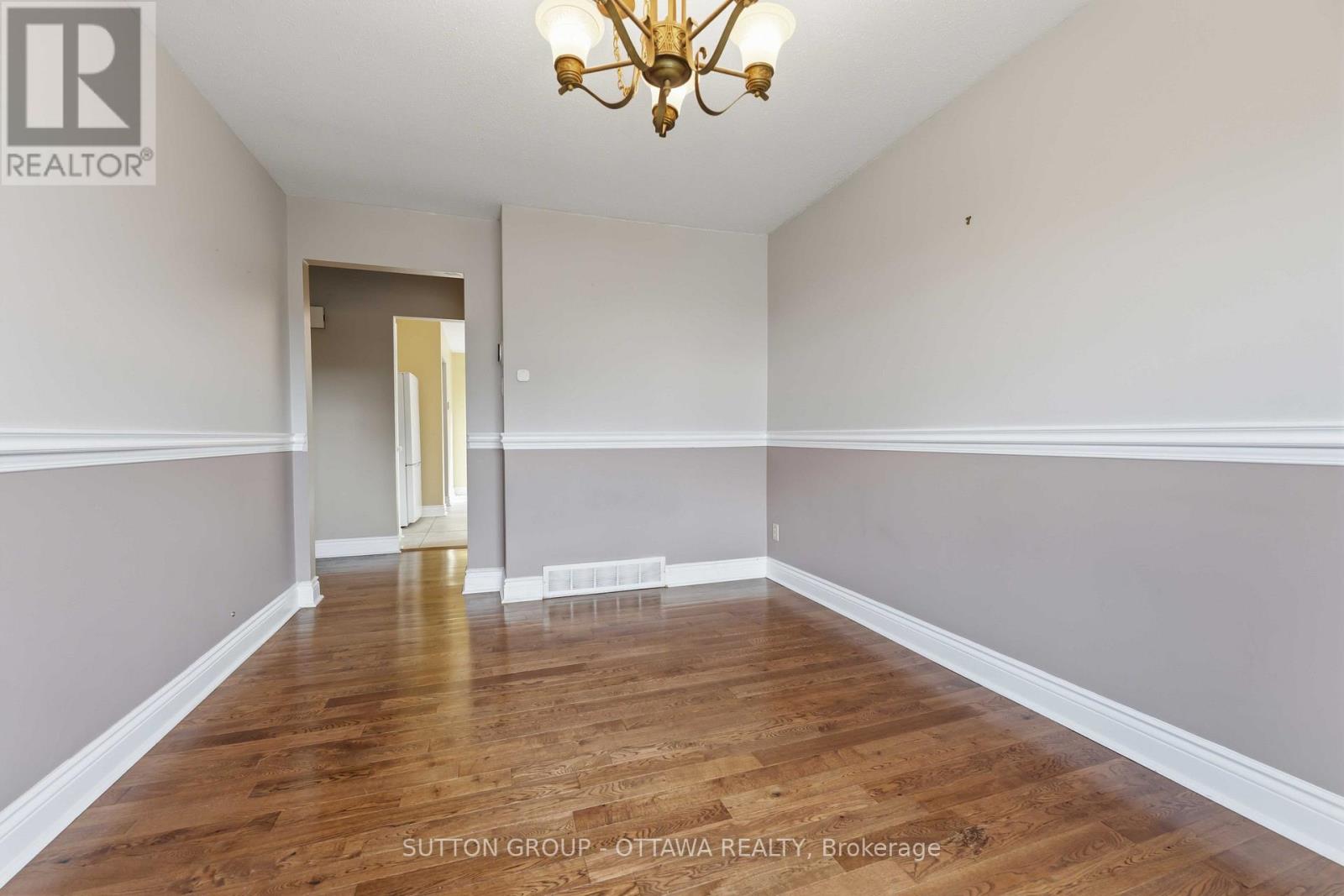 16 Crimson Gate Property Photo 14