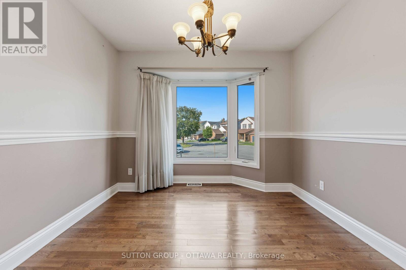 16 Crimson Gate Property Photo 15