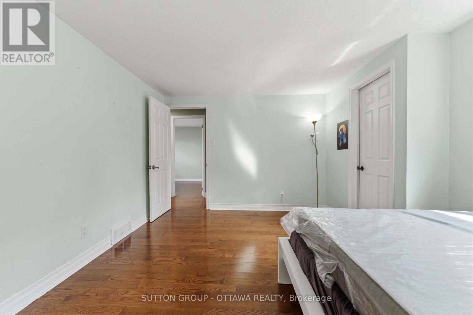 16 Crimson Gate Property Photo 20