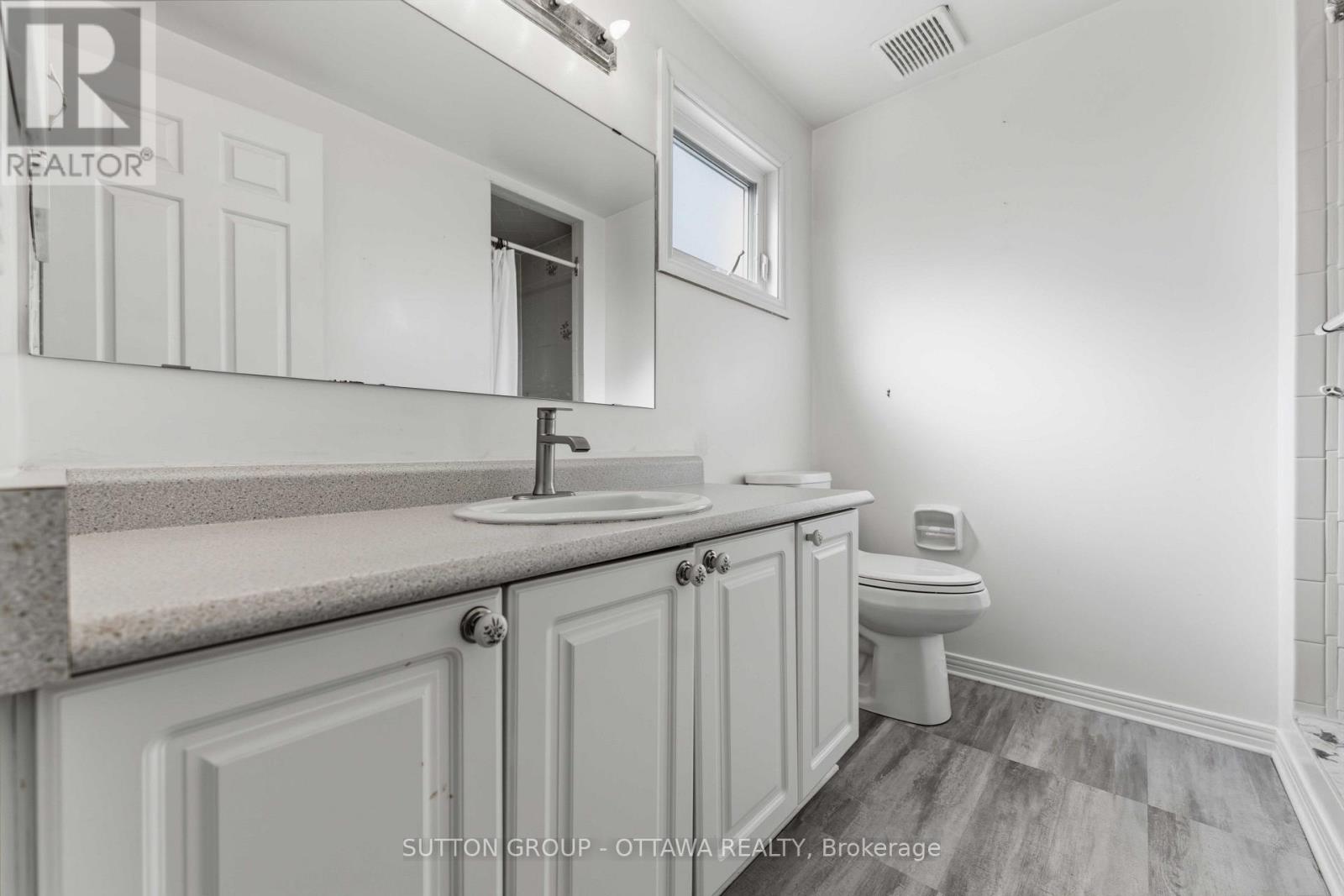 16 Crimson Gate Property Photo 25