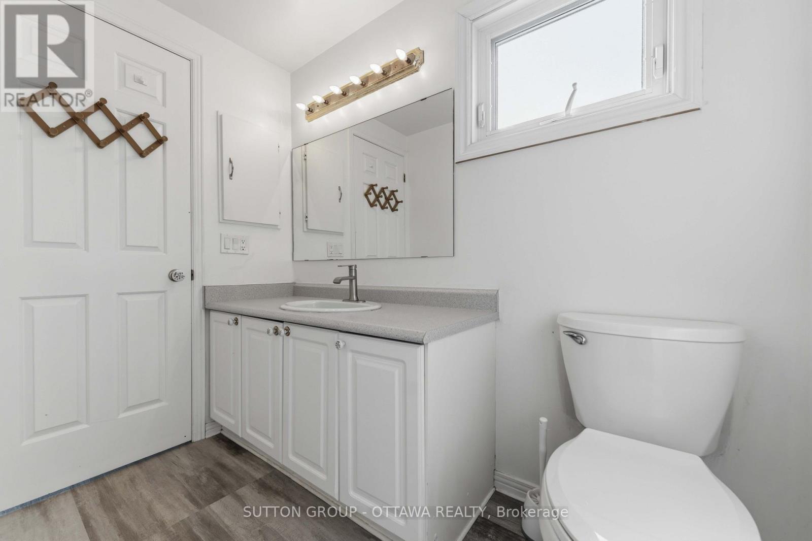 16 Crimson Gate Property Photo 28