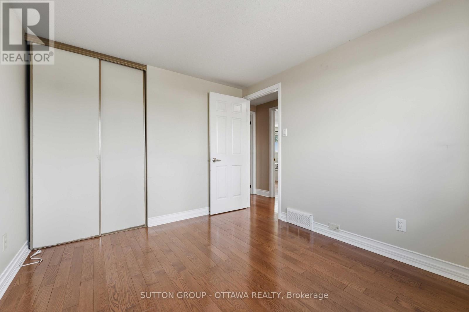 16 Crimson Gate Property Photo 32