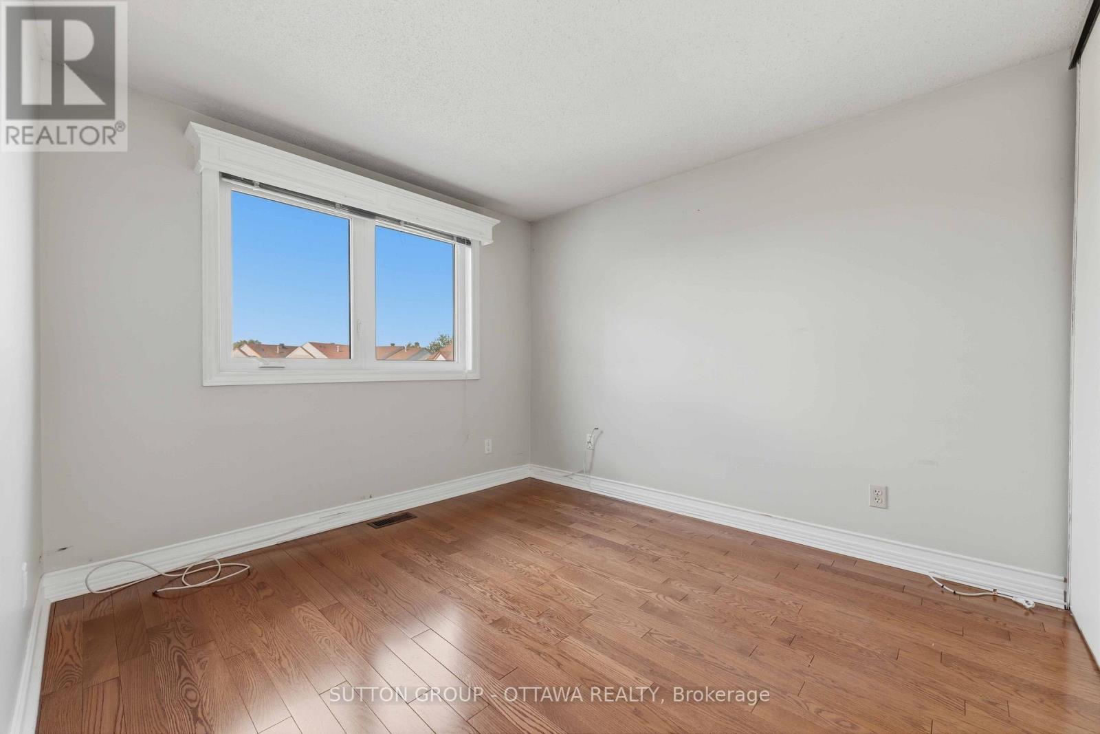 16 Crimson Gate Property Photo 33