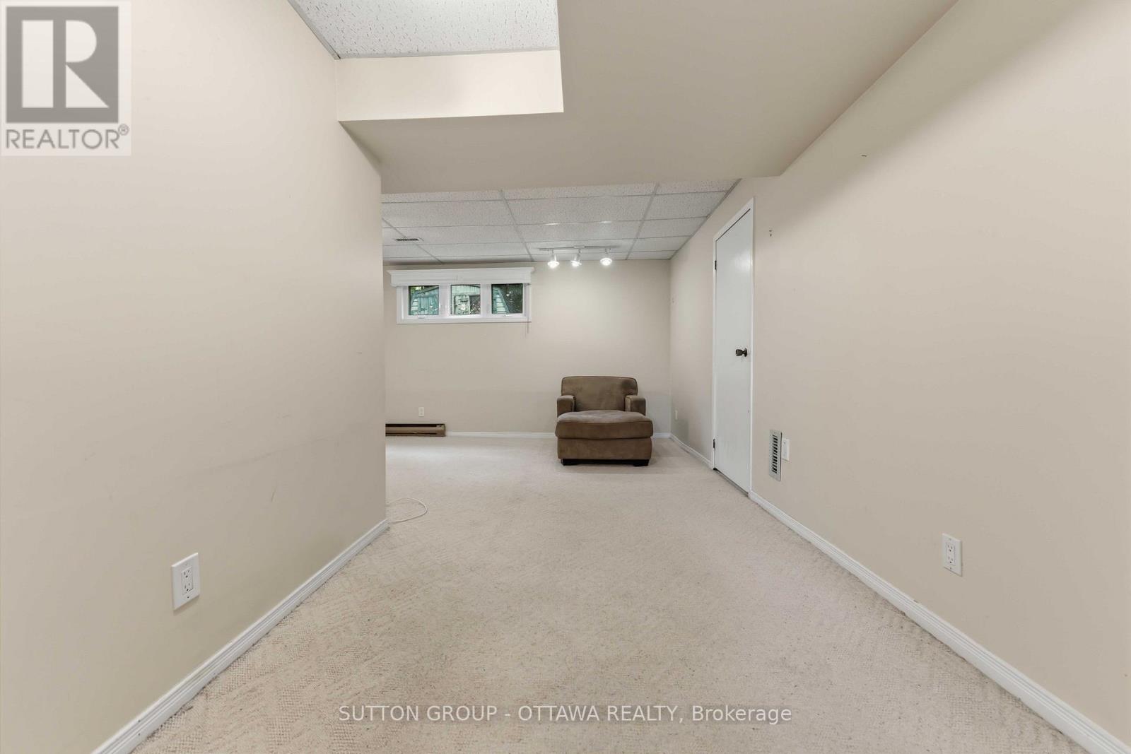 16 Crimson Gate Property Photo 38