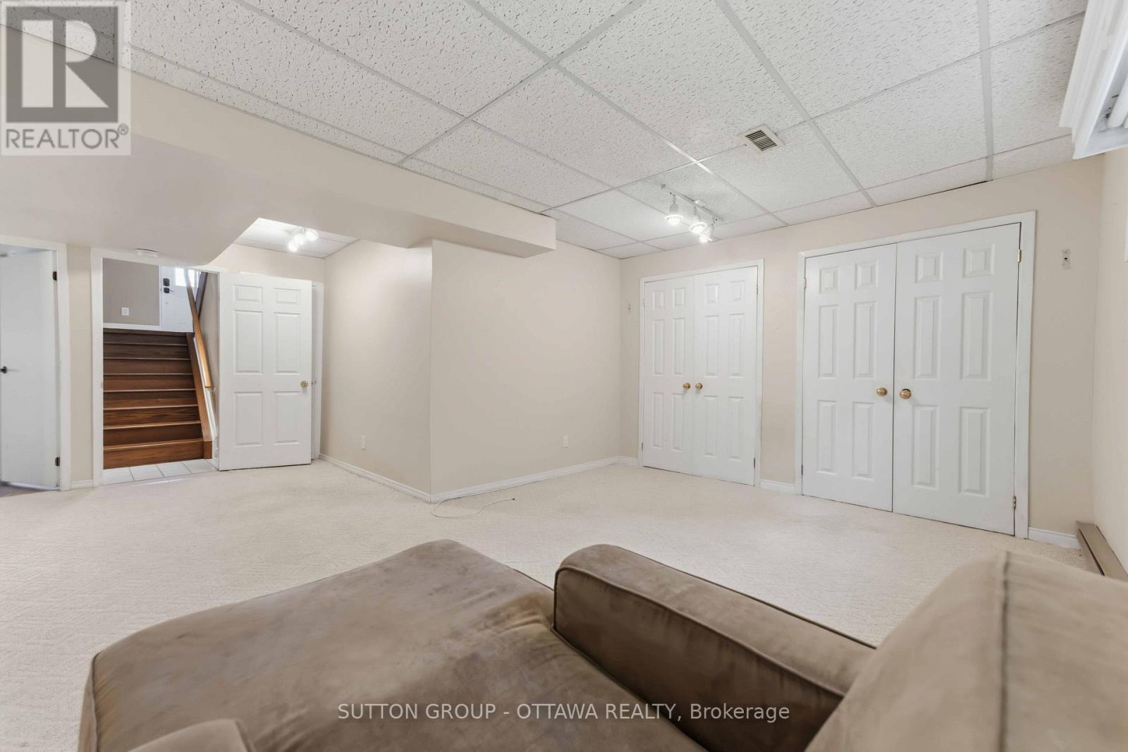 16 Crimson Gate Property Photo 40