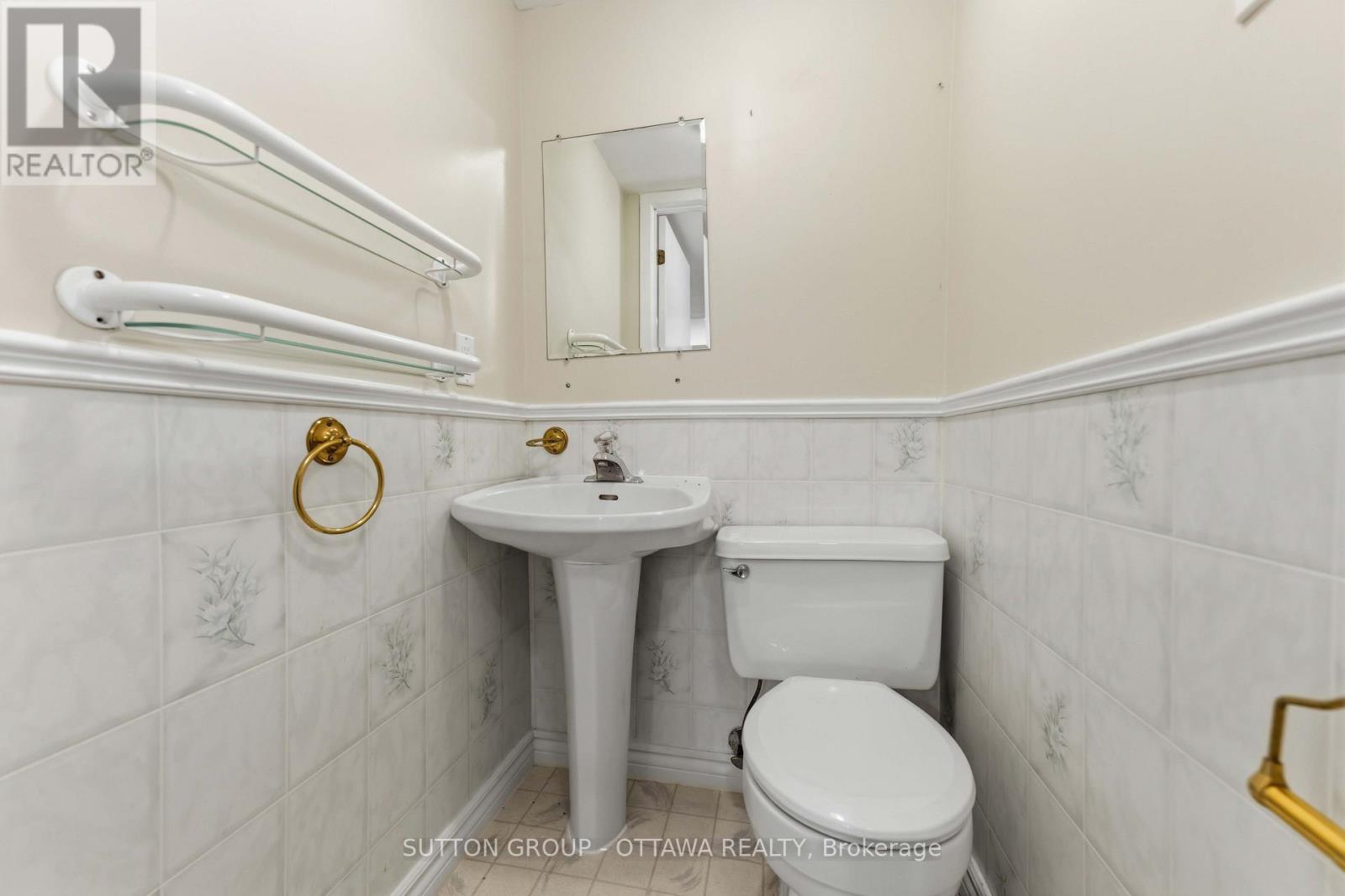 16 Crimson Gate Property Photo 42